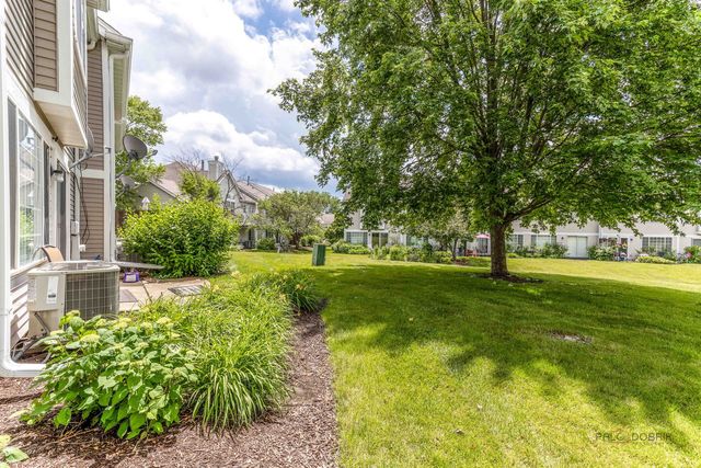 162 Fairfield Lane 162, Carol Stream, IL 60188