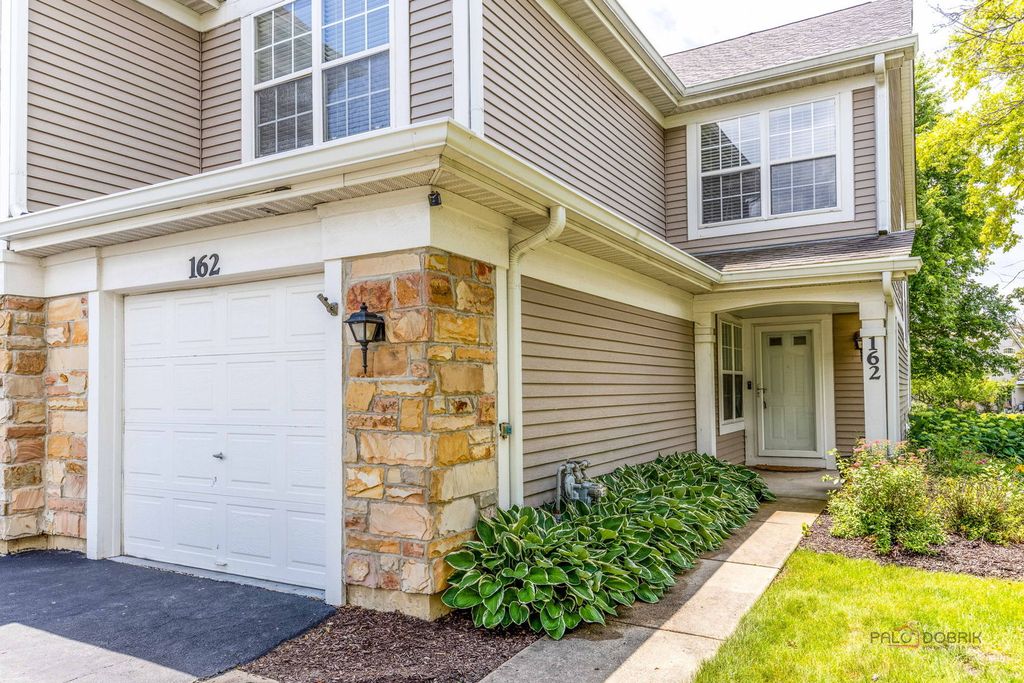 162 Fairfield Lane 162, Carol Stream, IL 60188