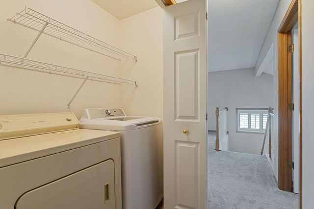 2440 Oakridge Circle, Hudson, WI 54016