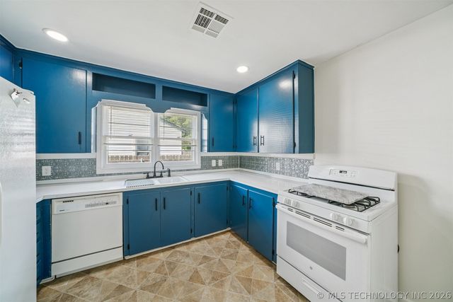 5143 S Detroit Avenue, Tulsa, OK 74105