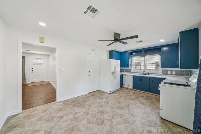 5143 S Detroit Avenue, Tulsa, OK 74105