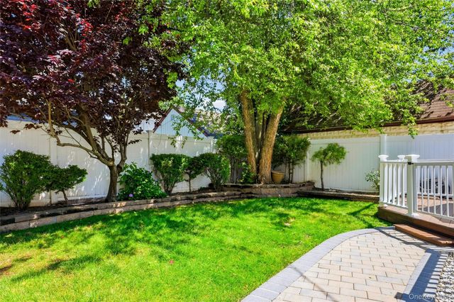 38 Bayview Terrace, Manhasset, NY 11030