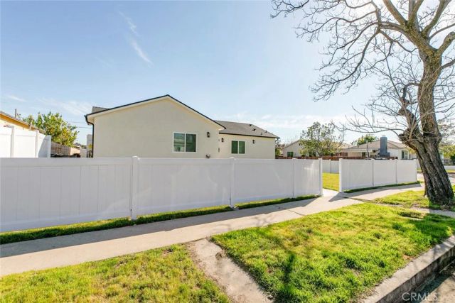 12340 Lull Street, North Hollywood, CA 91605