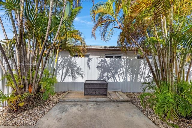 1616 SW 137th Place, Miami, FL 33175