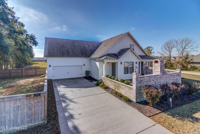 10510 E Landon Green Circle, Gulfport, MS 39503