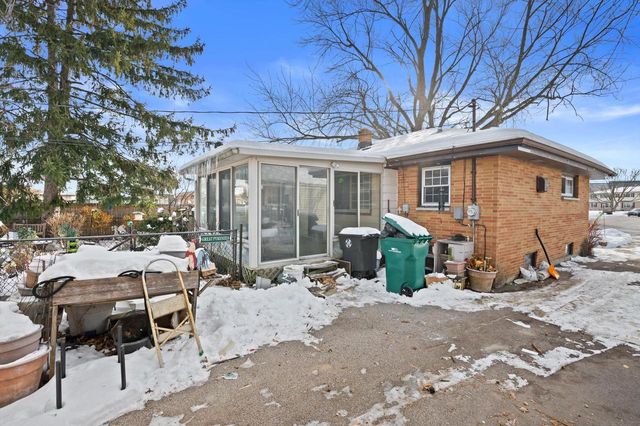 N88W14926 Jefferson AVENUE, Menomonee Falls, WI 53051