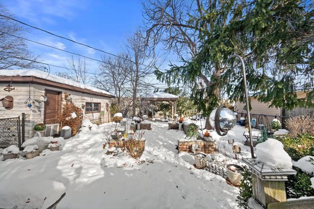 N88W14926 Jefferson AVENUE, Menomonee Falls, WI 53051