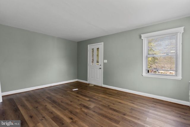 911 N HILL ROAD, Baltimore, MD 21218