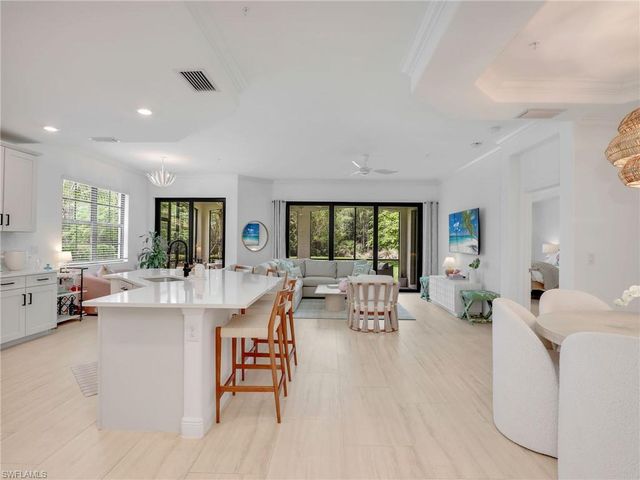 16356 Viansa WAY 101, Naples, FL 34110