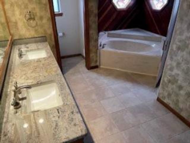 18 Windsor Drive, Conroe, TX 77304