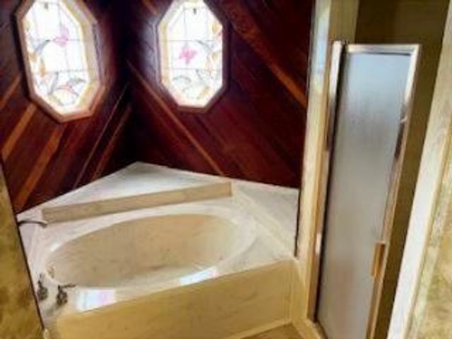 18 Windsor Drive, Conroe, TX 77304