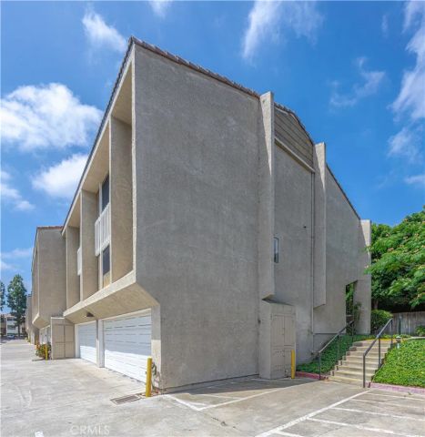 380 W Wilson F106, Costa Mesa, CA 92627