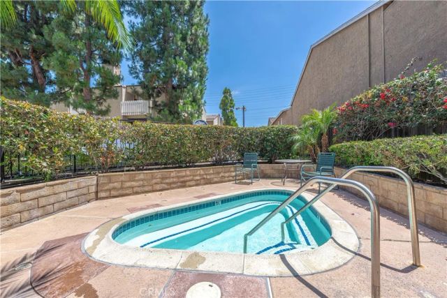 380 W Wilson F106, Costa Mesa, CA 92627