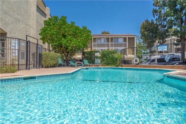 380 W Wilson F106, Costa Mesa, CA 92627