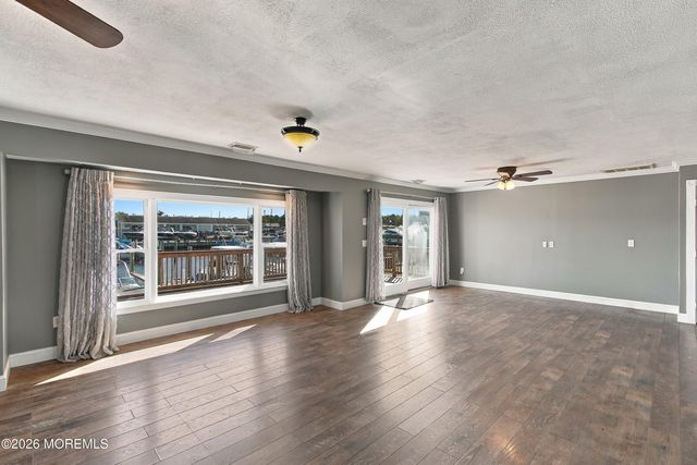 13 Pumpshire Road, Toms River, NJ 08753