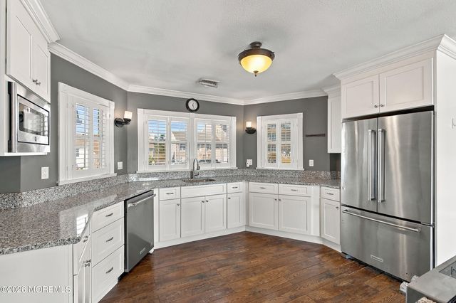 13 Pumpshire Road, Toms River, NJ 08753