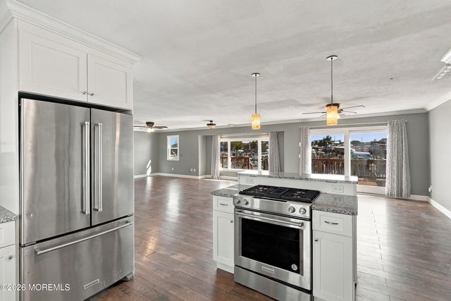 13 Pumpshire Road, Toms River, NJ 08753