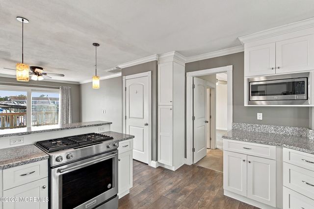 13 Pumpshire Road, Toms River, NJ 08753