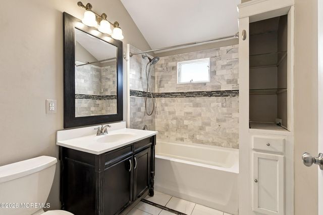 13 Pumpshire Road, Toms River, NJ 08753