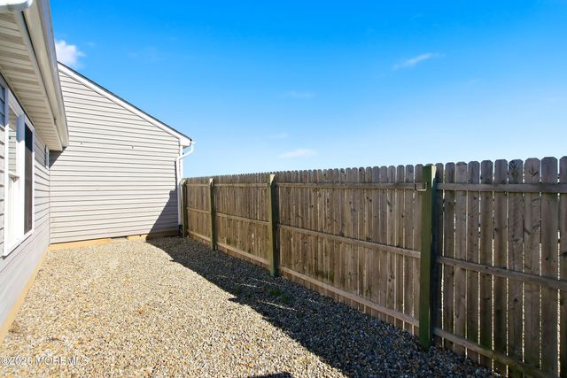 13 Pumpshire Road, Toms River, NJ 08753