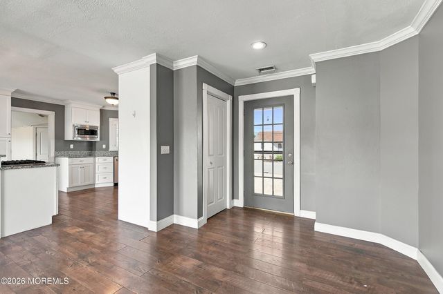 13 Pumpshire Road, Toms River, NJ 08753