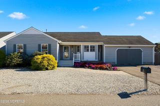13 Pumpshire Road, Toms River, NJ 08753