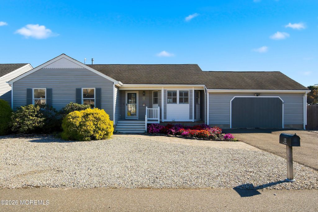 13 Pumpshire Road, Toms River, NJ 08753