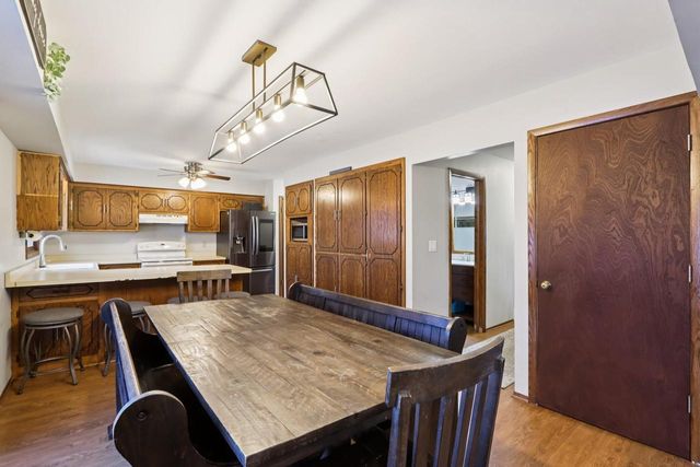 N28W22131 Indianwood COURT, Waukesha, WI 53186