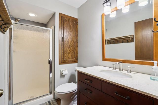 N28W22131 Indianwood COURT, Waukesha, WI 53186