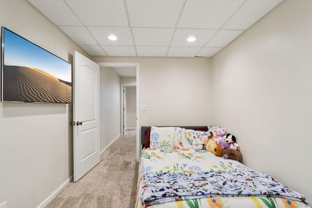 N28W22131 Indianwood COURT, Waukesha, WI 53186