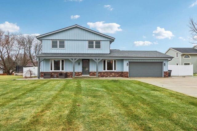 N28W22131 Indianwood COURT, Waukesha, WI 53186