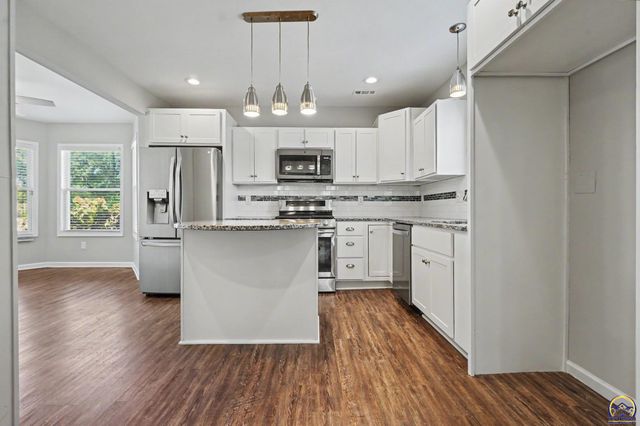 725 N Willie St, Olathe, KS 66061