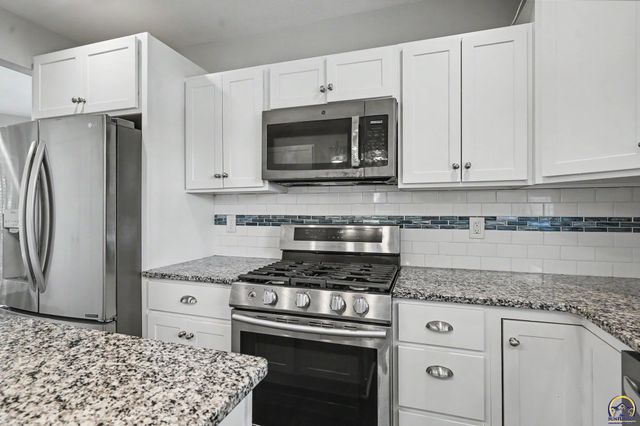 725 N Willie St, Olathe, KS 66061