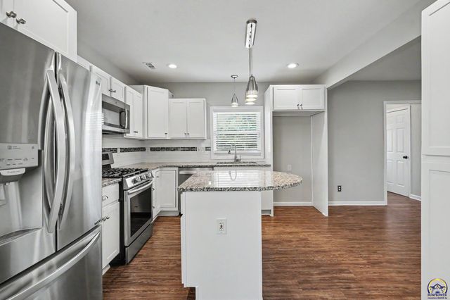 725 N Willie St, Olathe, KS 66061