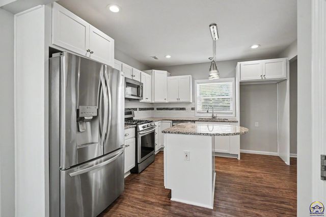 725 N Willie St, Olathe, KS 66061