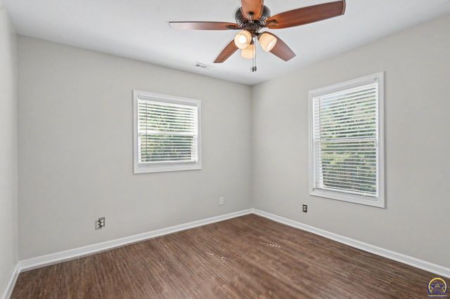 725 N Willie St, Olathe, KS 66061