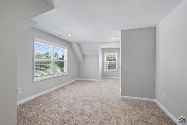 725 N Willie St, Olathe, KS 66061