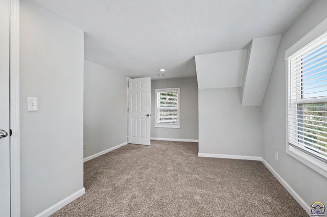 725 N Willie St, Olathe, KS 66061