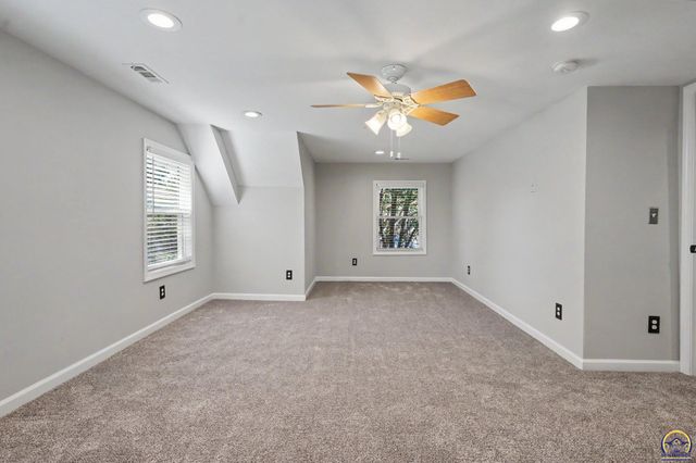 725 N Willie St, Olathe, KS 66061