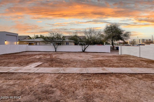 604 E 5th Street, Tucson, AZ 85705