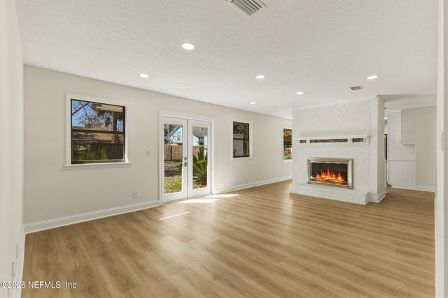 3962 EUNICE Road, Jacksonville, FL 32250