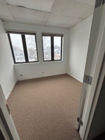 1999 75th Street 202, Woodridge, IL 60517