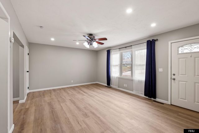 7347 S 72nd Avenue, La Vista, NE 68128