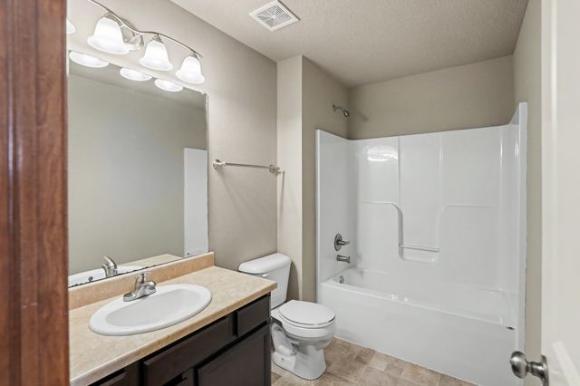 1239 NE 7th Lane, Ankeny, IA 50021