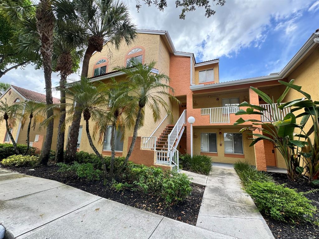 938 Coral Club Drive 938, Coral Springs, FL 33071