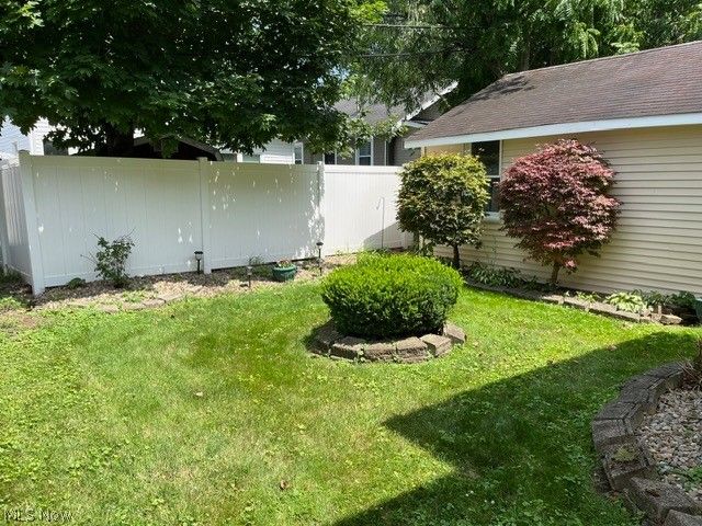 1240 Ridge Road NW, Canton, OH 44703