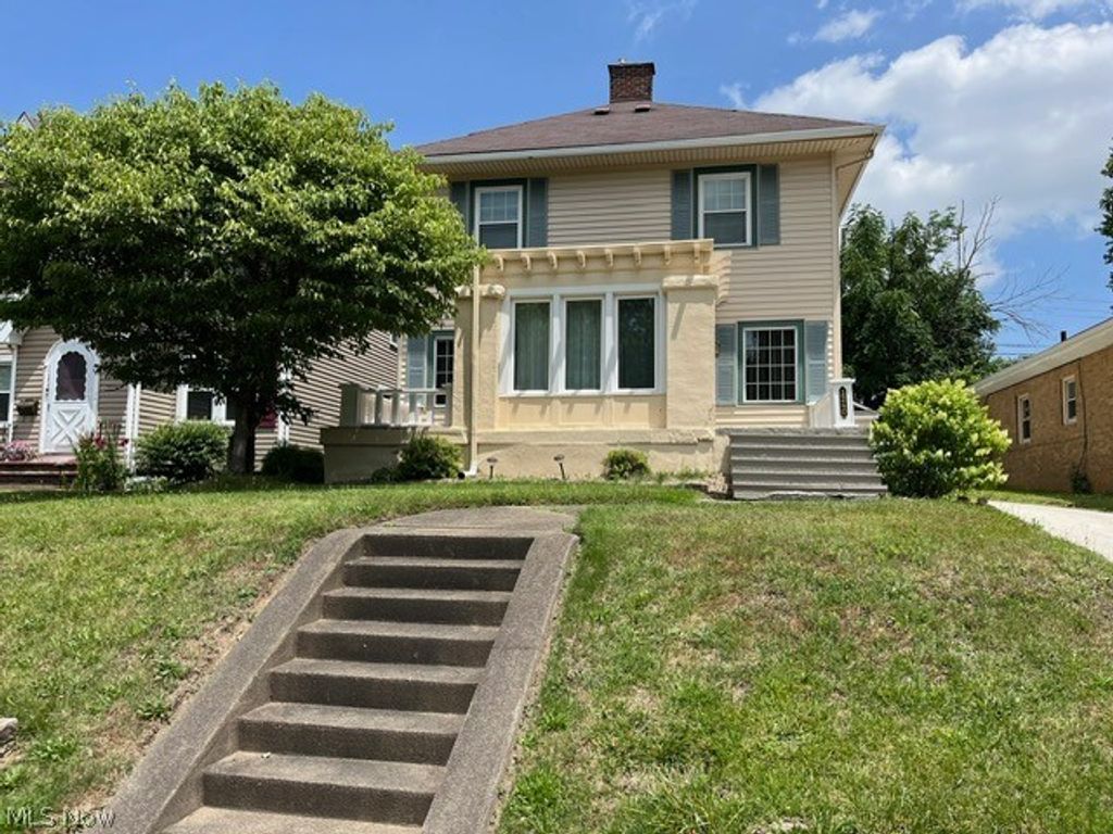 1240 Ridge Road NW, Canton, OH 44703