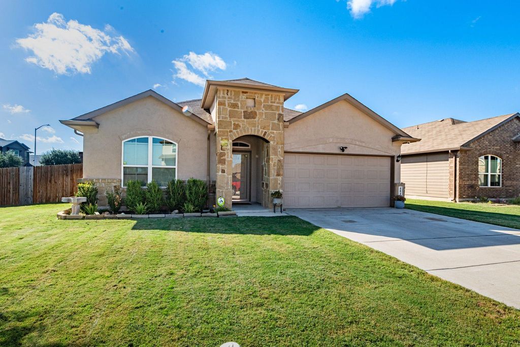 484 Copper Hill DR, New Braunfels, TX 78130