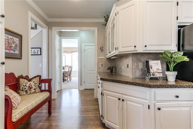 12715 Grant Street, Overland Park, KS 66213