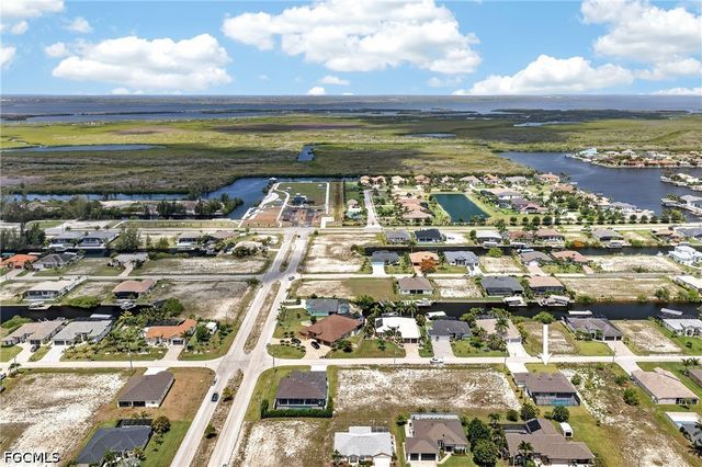 817 NW 38th PL, Cape Coral, FL 33993